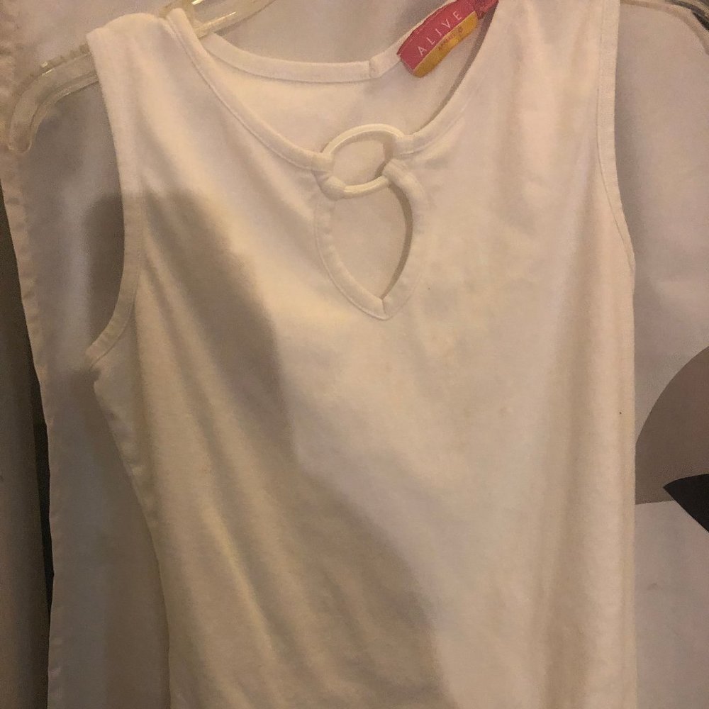 Alive women white size medium top